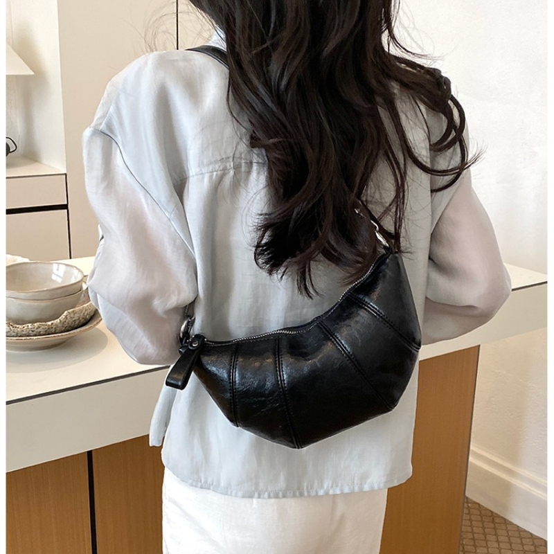 Soft PU Semicircle Shoulder Ba - Half Moon Crescent 评论和价格